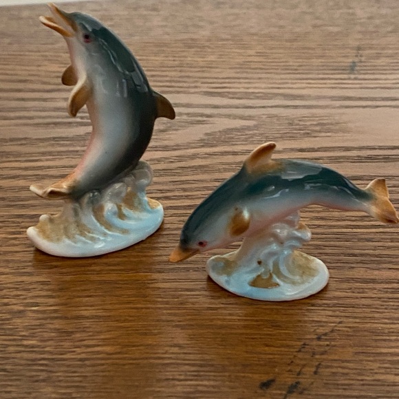 Vintage Dolphins Figurines - Picture 7 of 7
